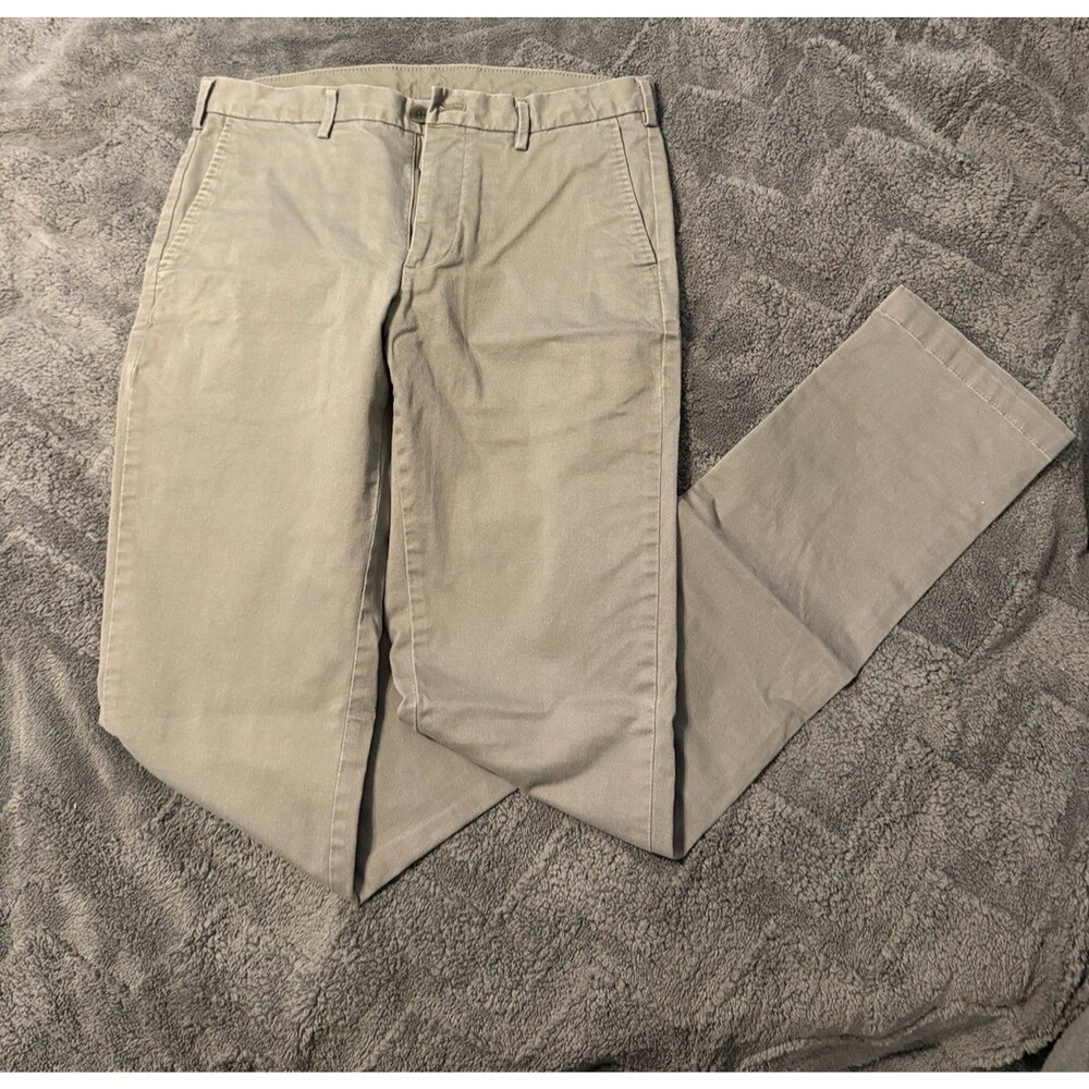 Men's Uniqlo Beige Chino Pants - Classic Straight Fit 30/34